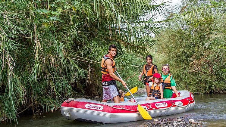 חורשים את נהר הירדן