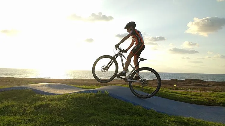 10 מסלולי האופניים הכי יפים בארץ