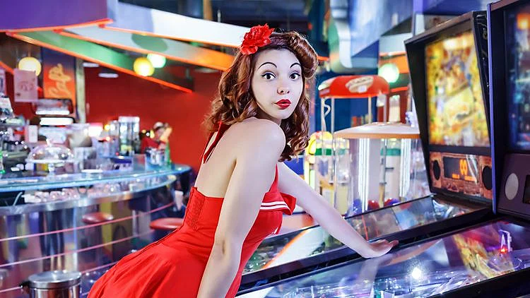 טסים לחו"ל? כדאי שתכירו את החוקים הכי מוזרים בעולם | רשת 13