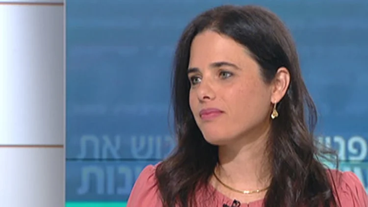 שקד: "החוק הצרפתי לא יעלה מחר להצבעה" | חדשות 13