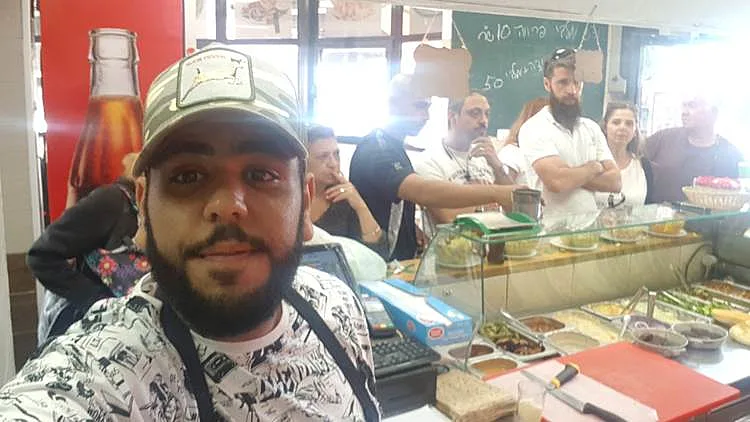 יום אחרי התכנית, מסעדת "מאמא דורית" מלאה בלקוחות