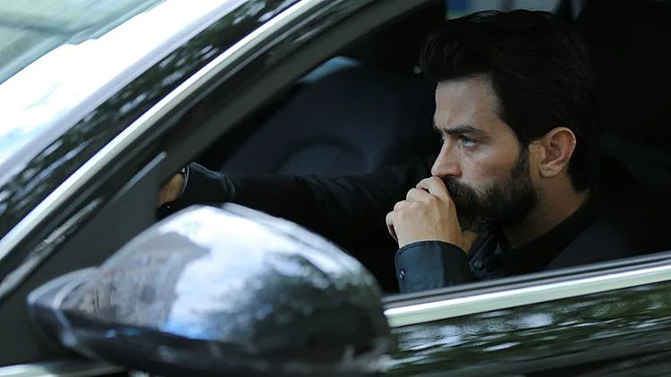 מה מסתתר מאחורי התיקייה הסודית שבתמונה? | רשת 13