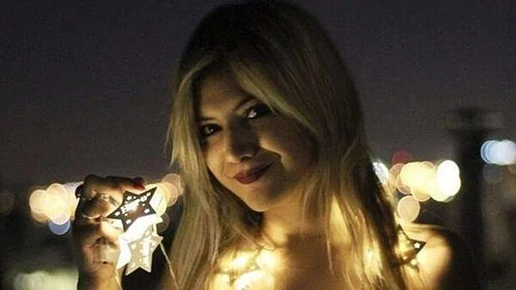 אהבה כואבת: חתכה לבין זוגה את הגבריות – בעזרת מזמרה | חדשות 13