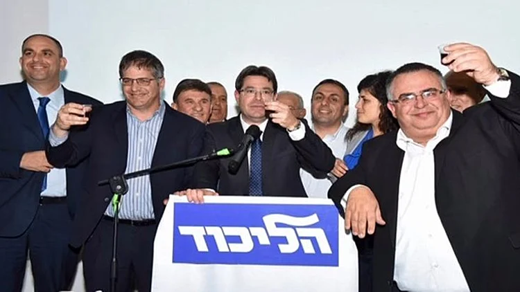 מי מהשרים לא שילם לצלם עבור עבודתו באירוע?