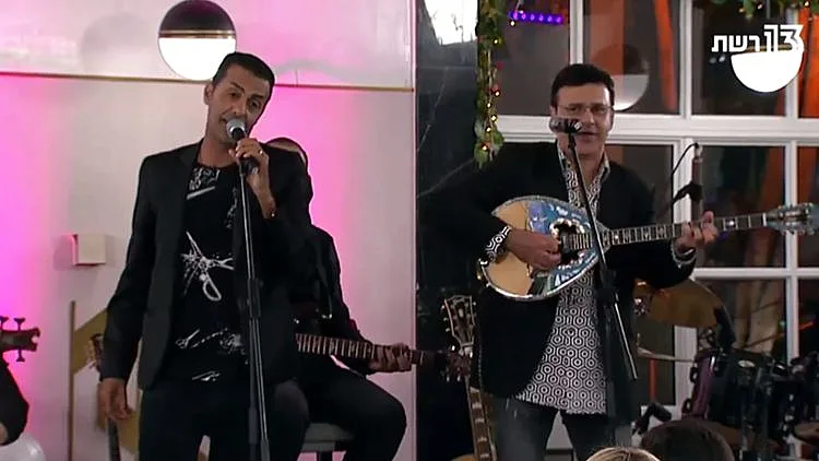 סטלוס ואורן חן מבצעים את "זה לא עושה לי כלום"