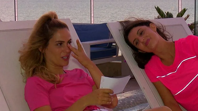 איך מור ומור נפרדות מהמרוץ?