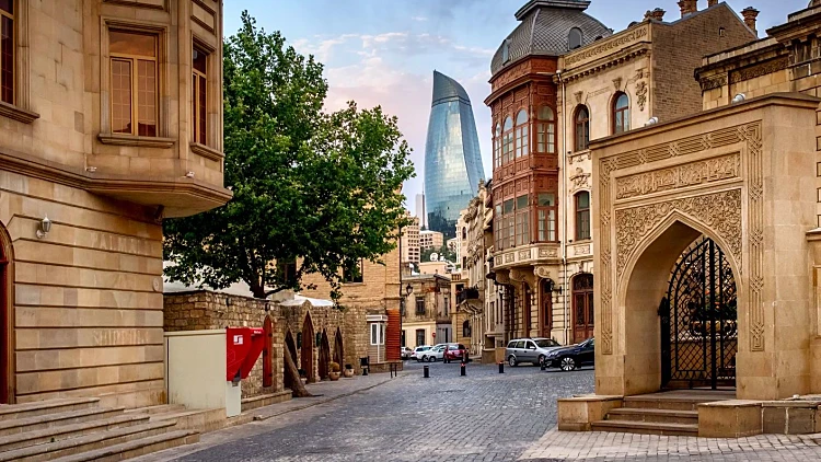 9 עובדות שלא ידעתם על באקו! | רשת 13