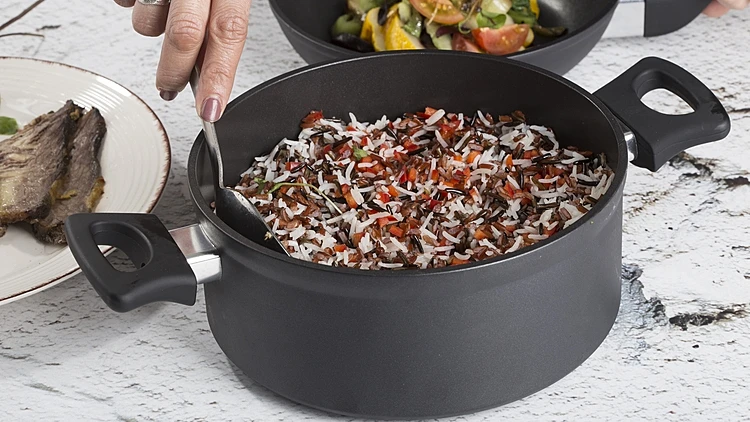 מתלבטים איזה סיר לקנות? כדאי שתכירו את "האותיות הקטנות" | רשת 13