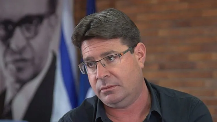 השר אקוניס: "מעריך שבחודשים הקרובים העם יכריע שוב לטובתנו" 