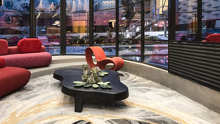 רהיטי טולמנ'ס דוט בסלון האח הגדול | רשת 13