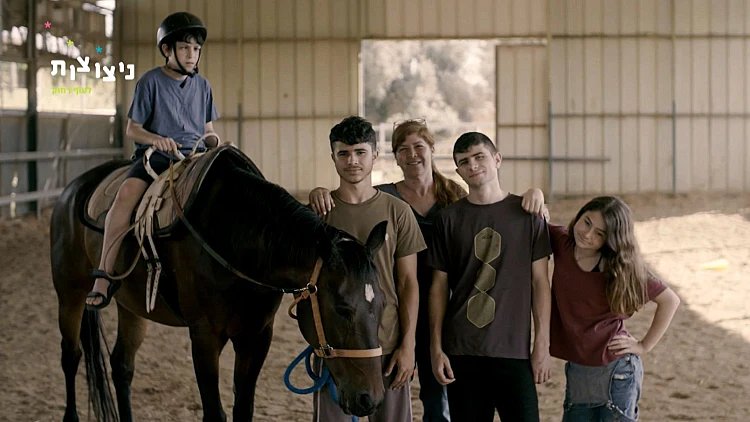 ניצוצות - ה"ניצוץ" של ליאור כנאפו הוא בנה האוטיסט ובזכותו היא הקימה חוות סוסים לטיפול אלטרנטיבי | רשת 13