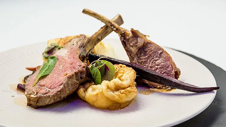 מתכון לצלעות טלה לצד יורקשייר פודינג וגרטן של מינור בן דוד, מתוך משחקי השף עונה 3 פרק 31 (הגמר)