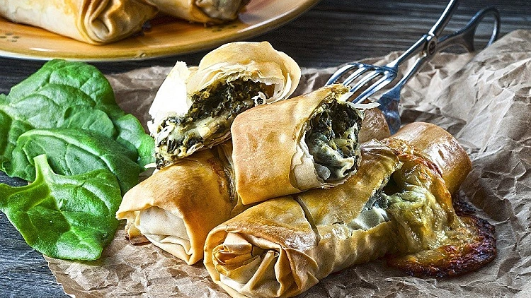 משחקי השף קונדיטור - תנובה במשחקי השף קונדיטור- מתכון גלילי תרד וגבינה | רשת 13