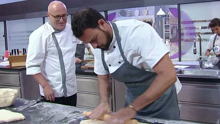 הבצק שהשאיר את ארז קומרובסקי ללא מילים