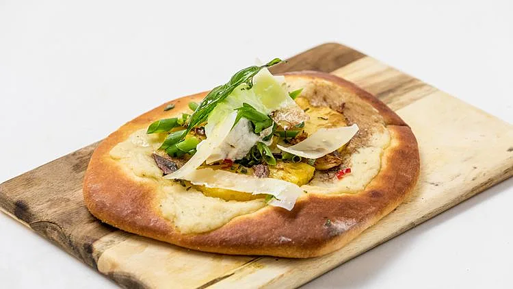 המתכון של עמוס חיון לפיצת אננס ופילה אנשובי