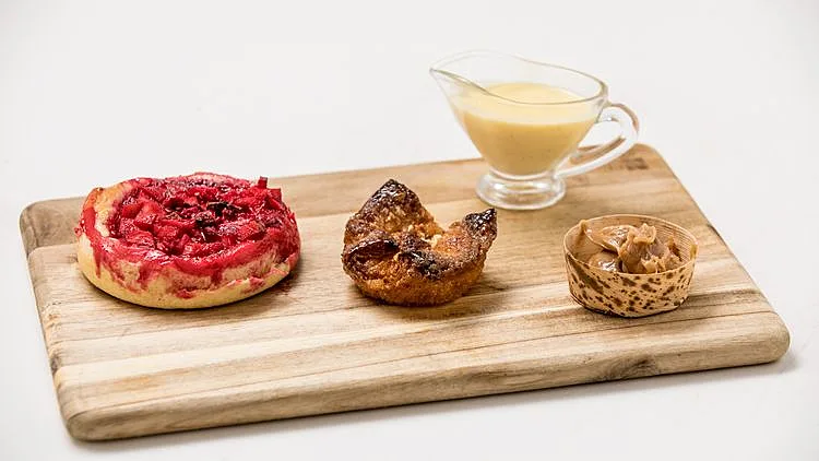 המתכון של בתיה שורק למאפה שמרים תפוח ופטל ומאפה שמרים קינמון