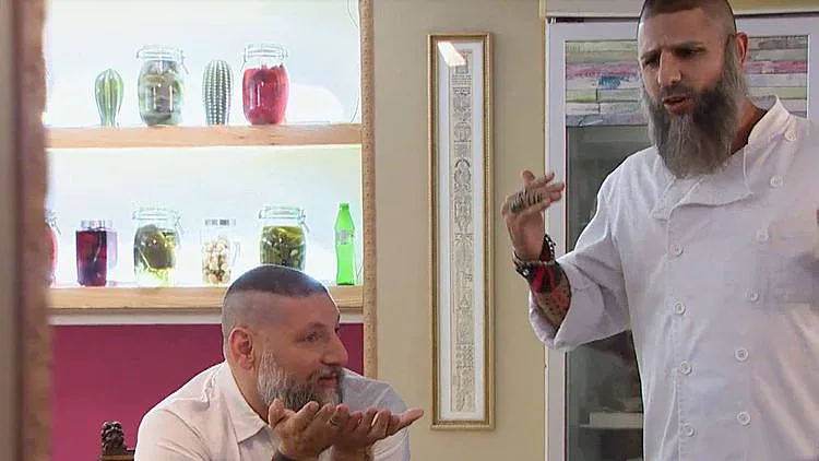 רגע, עכשיו יש שניים כאלה?! בן בן ברוך בחיקוי מעולה של אסף גרניט