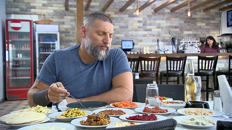 "זה תוסס על הלשון": אסף גרניט מקבל סלט מקולקל ב"מהפכה במטבח"