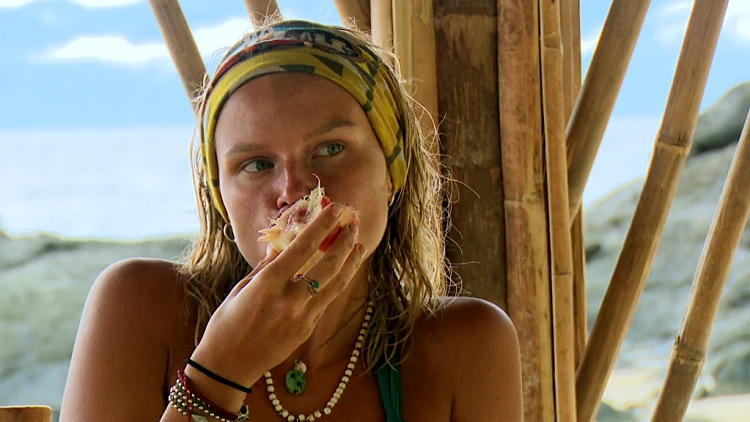 לאלכסה נמאס מאירה וענת