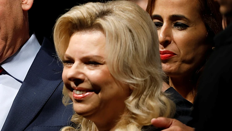 עד בתיק 4000: "שרה איימה על איריס אלוביץ' בהפסקת הסיוע"