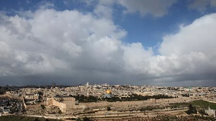 התחזית: מעונן חלקית עם עלייה קלה בטמפרטורות; ברביעי - שרב