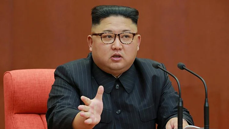 דיווח: קים ז'ונג און השליך גנרל לאקווריום מלא דגי פיראניה | חדשות 13