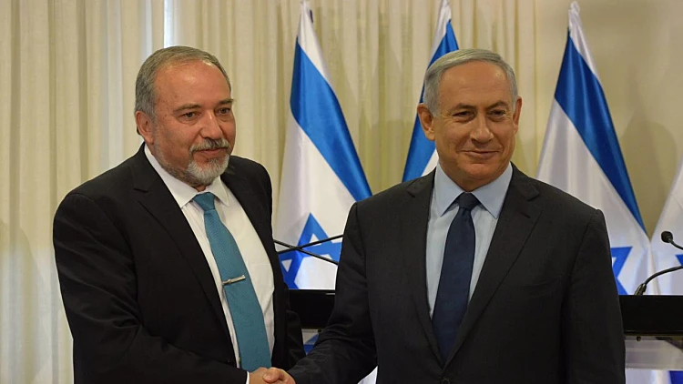 מטרת ליברמן: להדיח את נתניהו מראשות הימין והליכוד • פרשנות