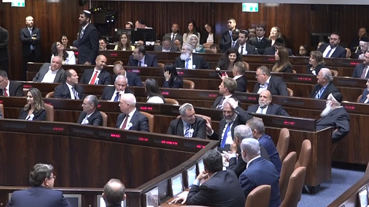 הצעת החוק לפיזור הכנסת אושרה לקריאה שנייה ושלישית