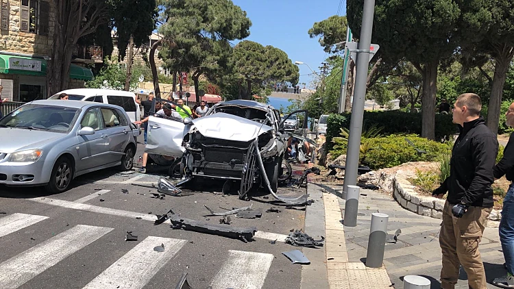 ניסיון חיסול בחיפה: גבר ואישה נפצעו קשה מפיצוץ רכב