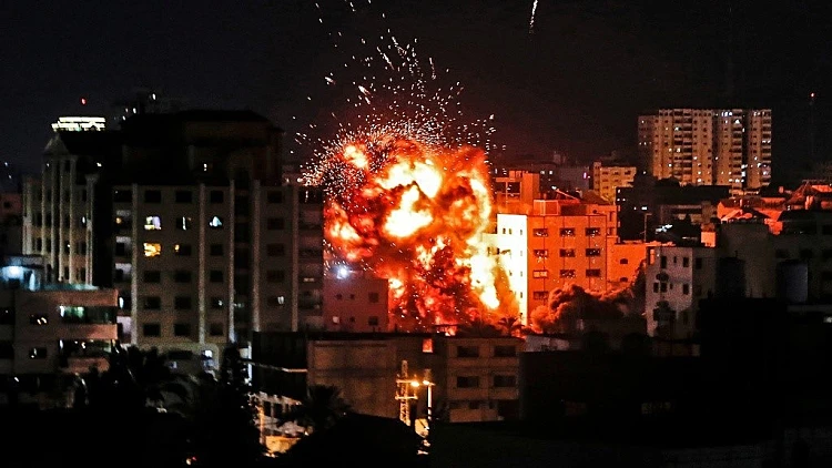 הירי מתרחב: שיגורים לבאר שבע; מטחים כבדים ליישובי העוטף