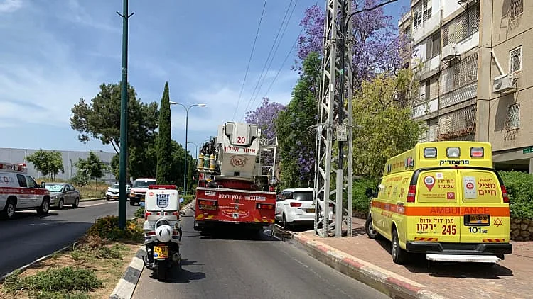 גבר כבן 50 נהרג בשריפה שפרצה בדירה בכפר סבא