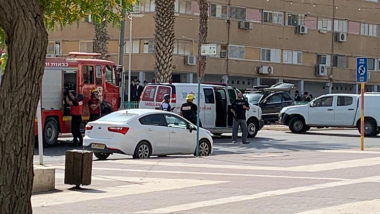 דרמה בבנק בערד: חשוד בשוד התבצר בסניף - ונעצר בתום מו"מ