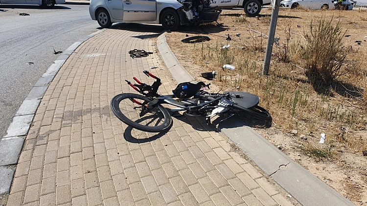 נהג התנגש ברוכב אופניים בדרום