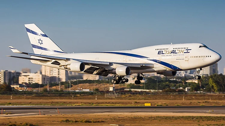 מטוס בואינג 747-400 בטיסתו האחרונ