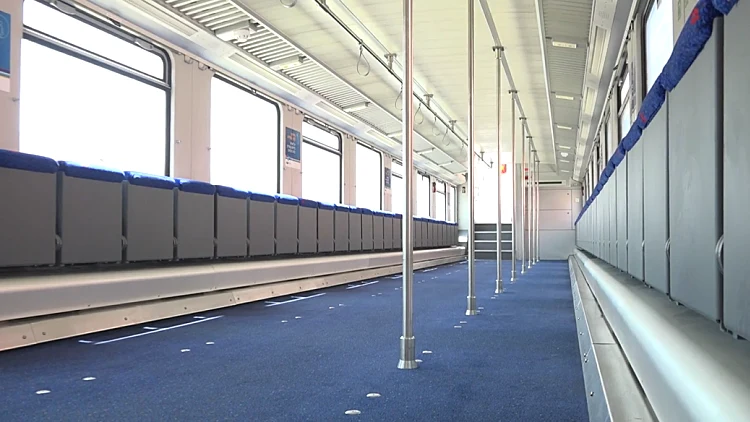 פרסום ראשון: הפתרון לעומס ברכבת - קרונות בעמידה