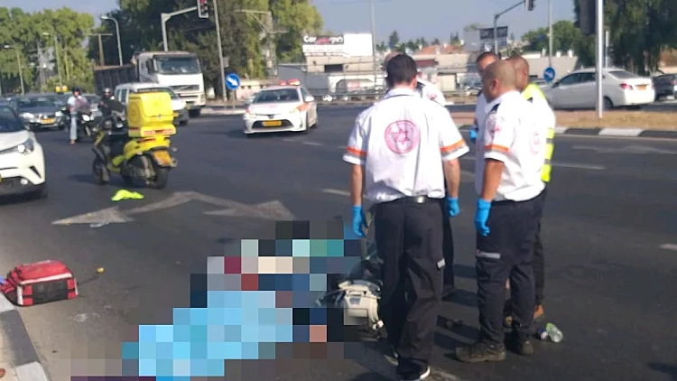 רוכב אופניים נהרג מפגיעת רכב ברמלה