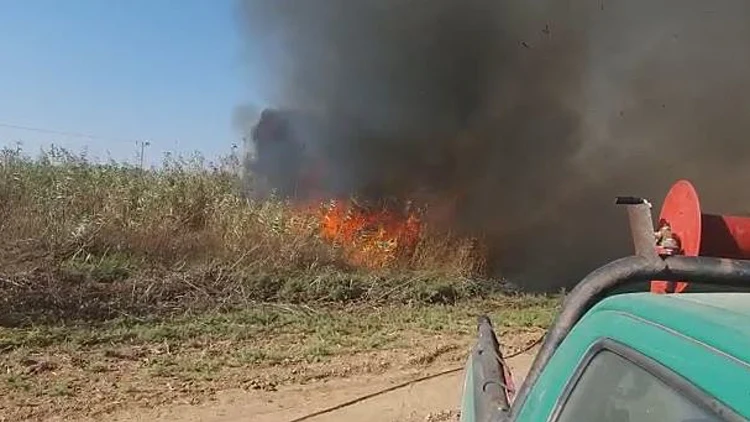 אחרי למעלה משבועיים: שריפה פרצה בעוטף עזה כתוצאה מבלון תבערה