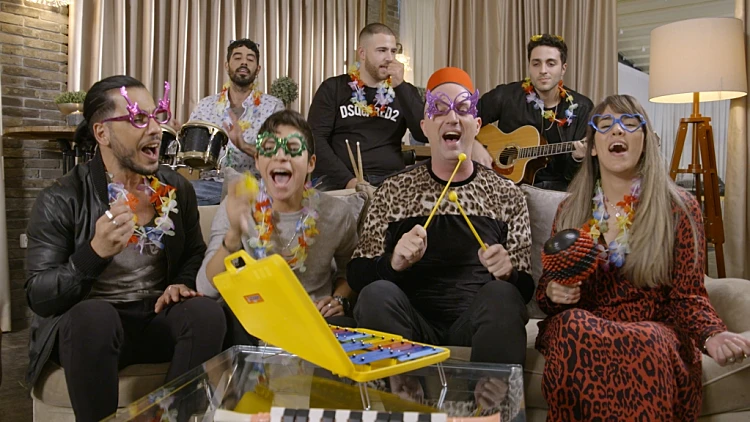 להקת ה"מדלילנד": הנבחרת של מדלי מבצעת את "מהפכה של שמחה"