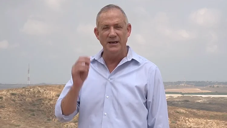 גנץ בעוטף עזה: "ההרתעה שלנו לא רק נשחקה - אלא נמחקה"