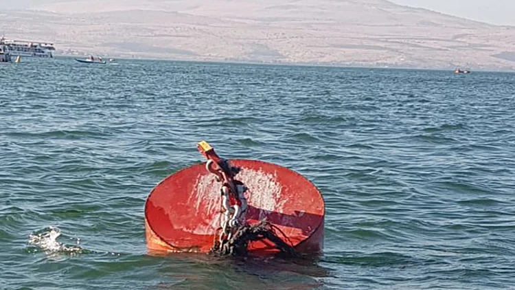 תאונה ימית בכינרת: שתי נערות שרכבו על אבוב נפצעו קשה וקל