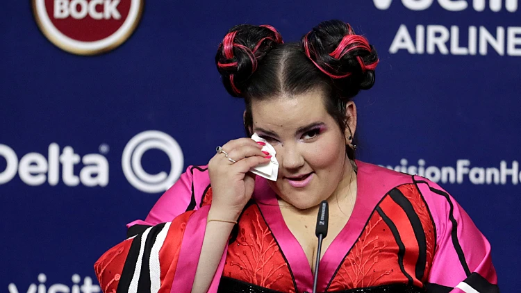 נטע ברזילי במסיבת העיתונאים לאחר הניצחון בגמר אירוויזיון 2018