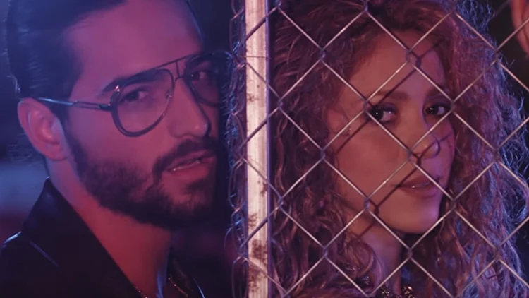 שאקירה ומאלומה חושניים