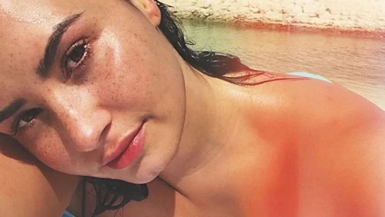 דמי לובאטו ,אינסטגרם