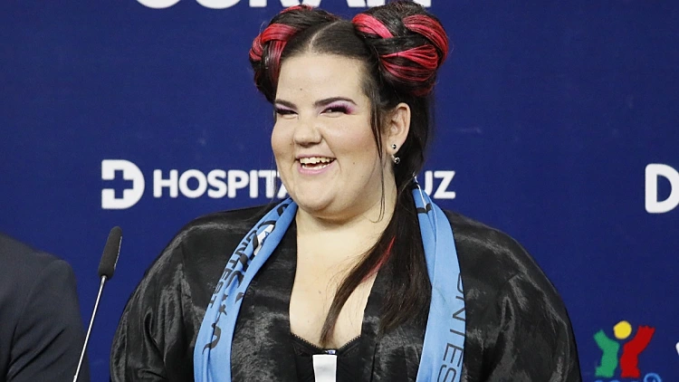 נטע ברזילי במסיבת עיתונאים לאחר חצי גמר האירוויזיון 2018