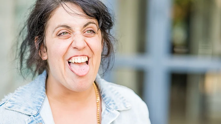 "תום יער עושה בגרות"