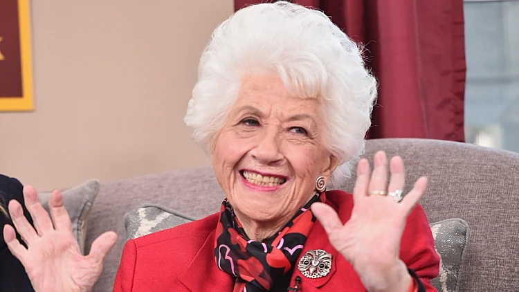 כוכבת הטלוויזיה והתיאטרון שרלוט ריי