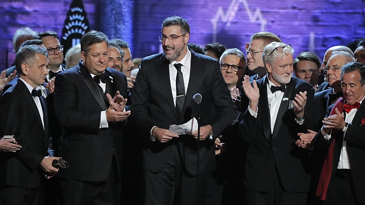 הצוות והיוצרים של המחזמר "ביקור התזמורת" בטקס פרסי הטוני