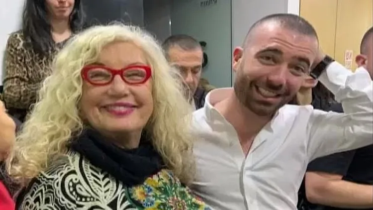 עומר אדם עם סבתו אביבה שמר