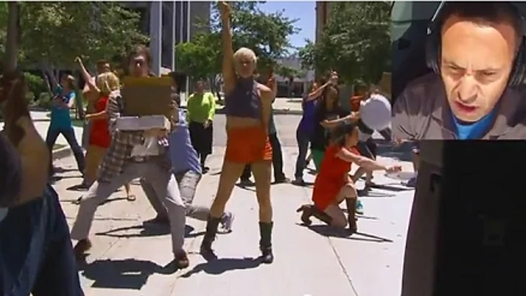 פרודיה על הצעת נישואים בליפ דאב