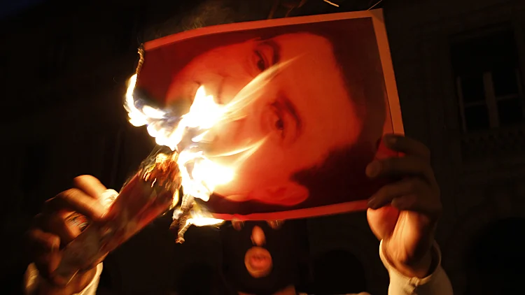 שריפת תמונה של מובארק - מהומות במצרים